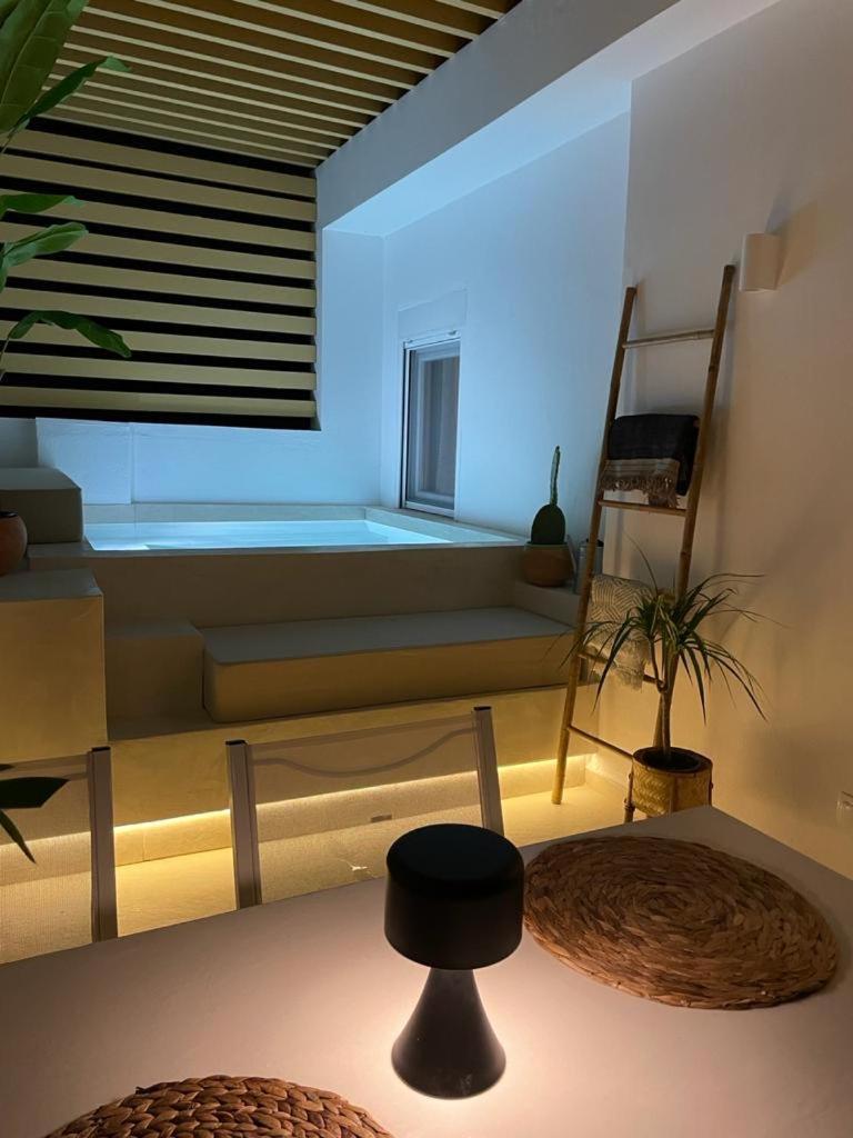 Skyhigh, Nilie Hospitality Mgmt Apartment Salonic Exterior foto